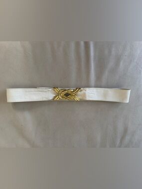 Women’s White Leather Belt with Gold Twist Buckle